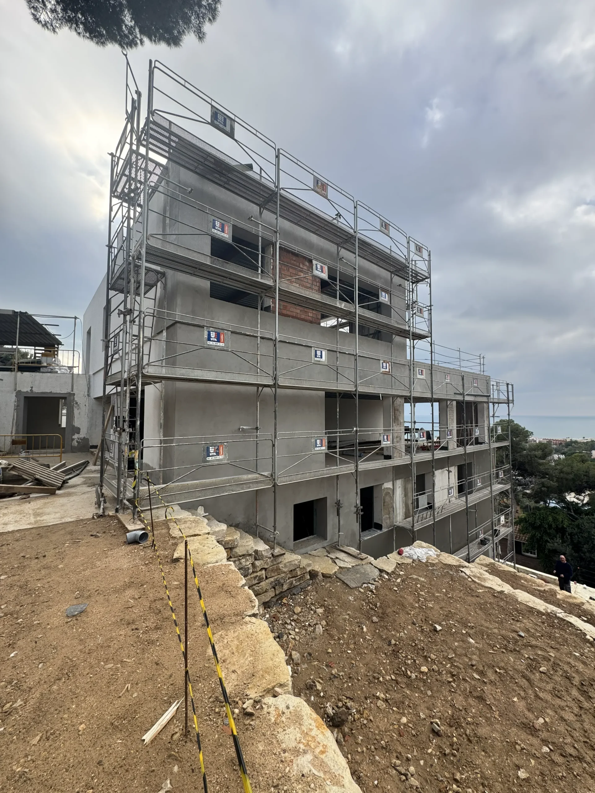 Coordinated renovation works during site execution