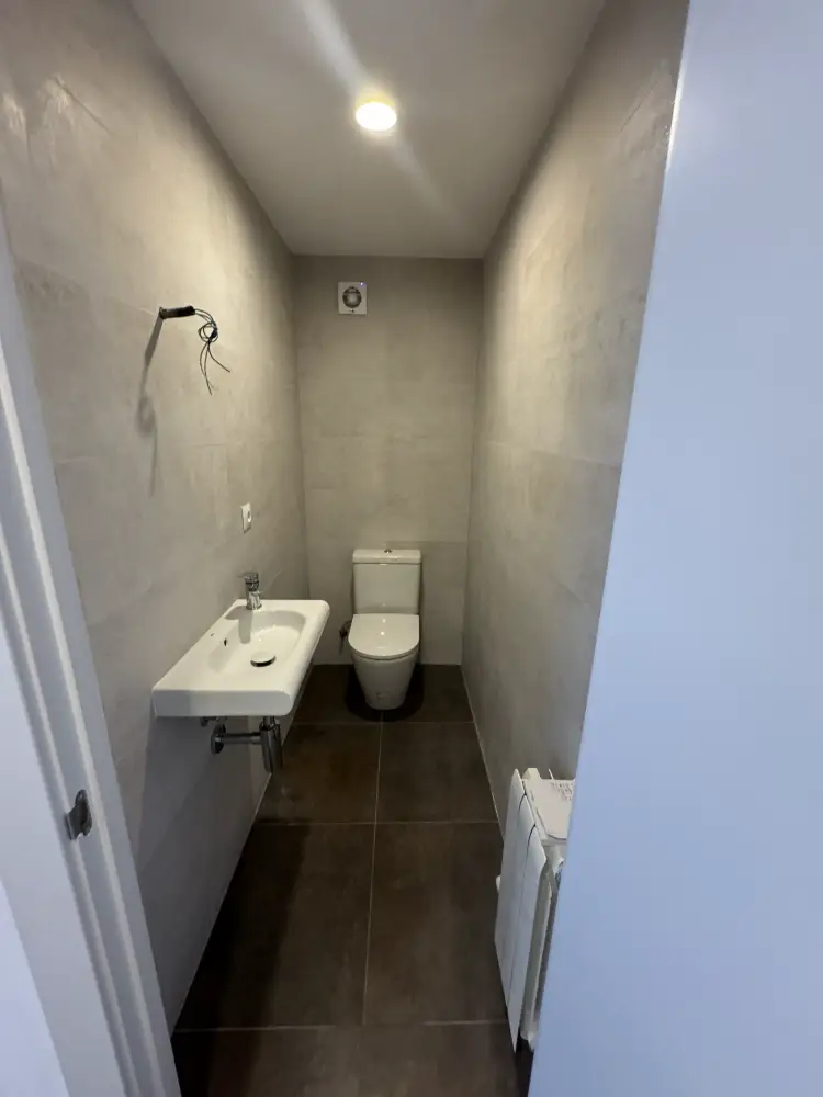 Baño nuevo terminado en Rocamar