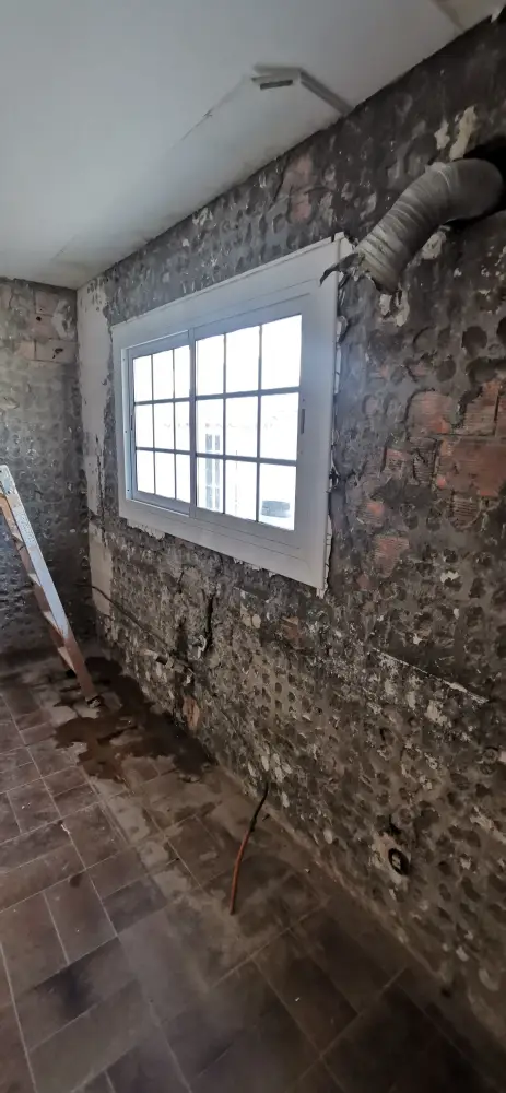Demolición interior en Rocamar, Sant Pere de Ribes