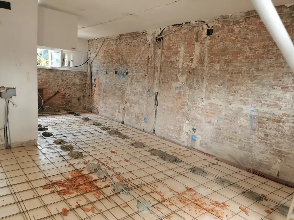 Pedralbes barcelona renovation – suelo y falso techo proceso  007