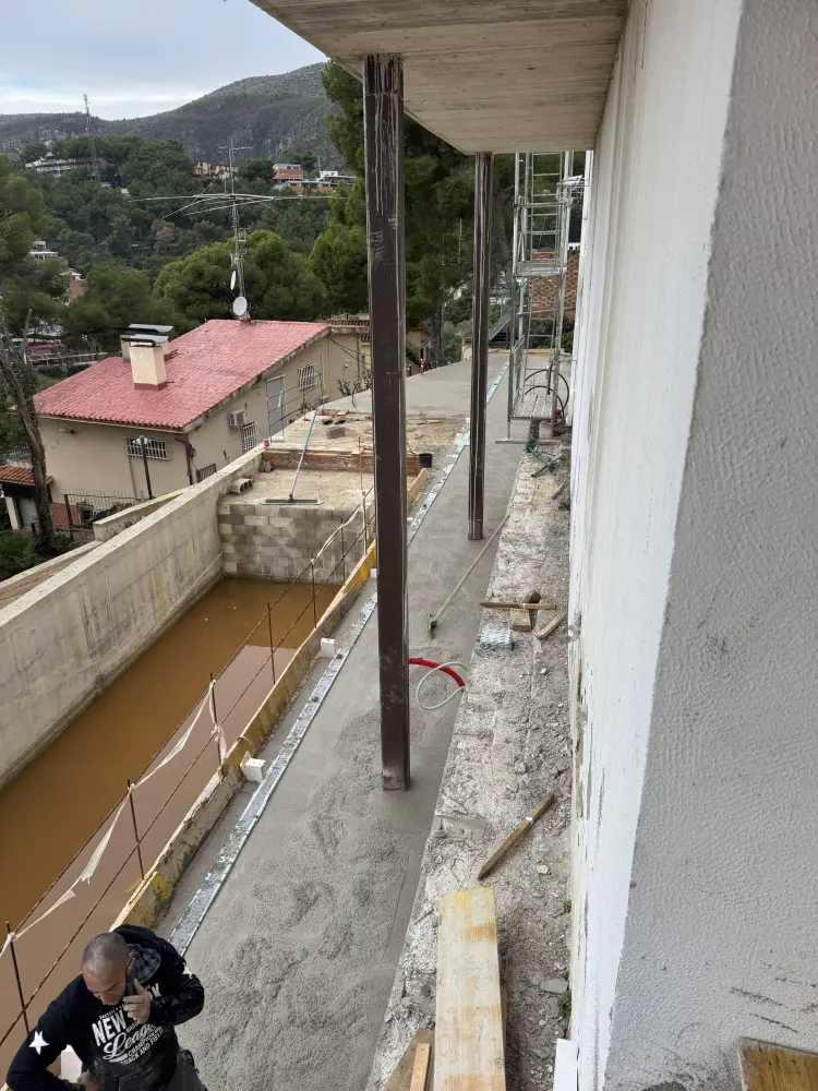 Concrete formwork and retaining wall construction