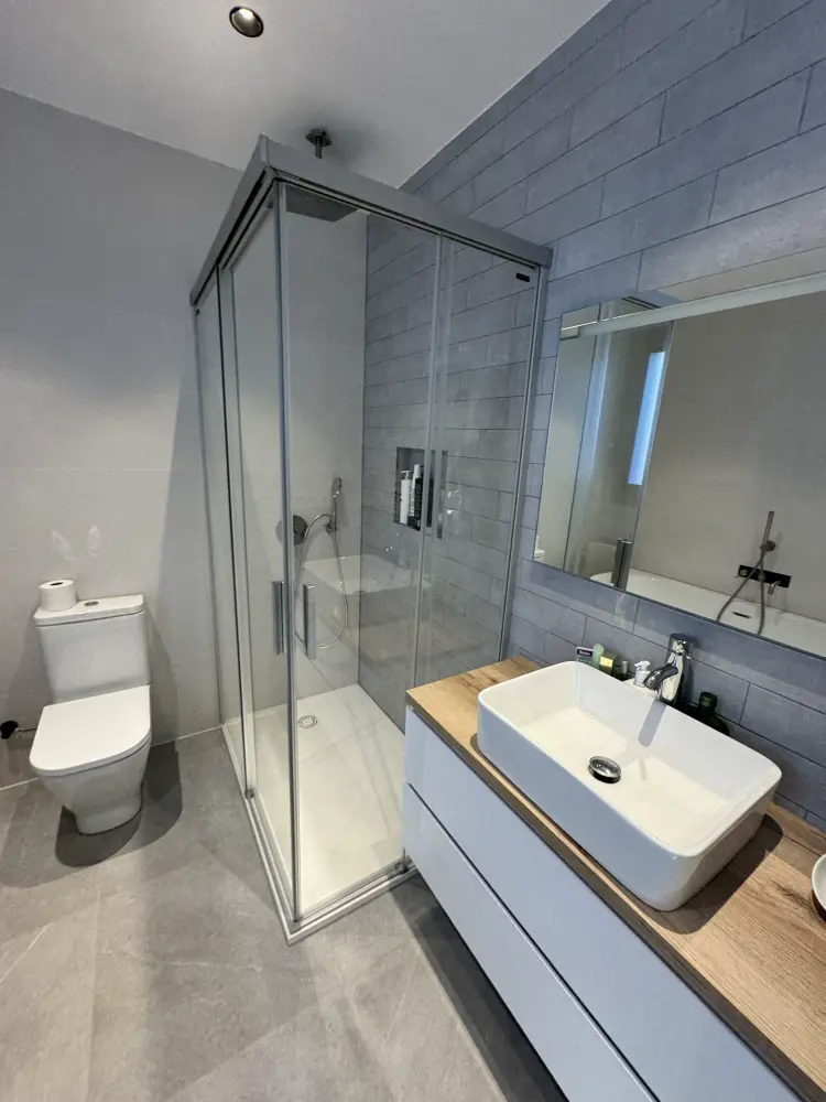 Finished bathroom interior in Masquefa