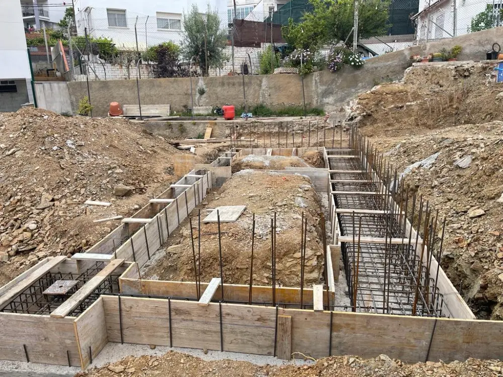 Foundation construction managed through coordinated project phases