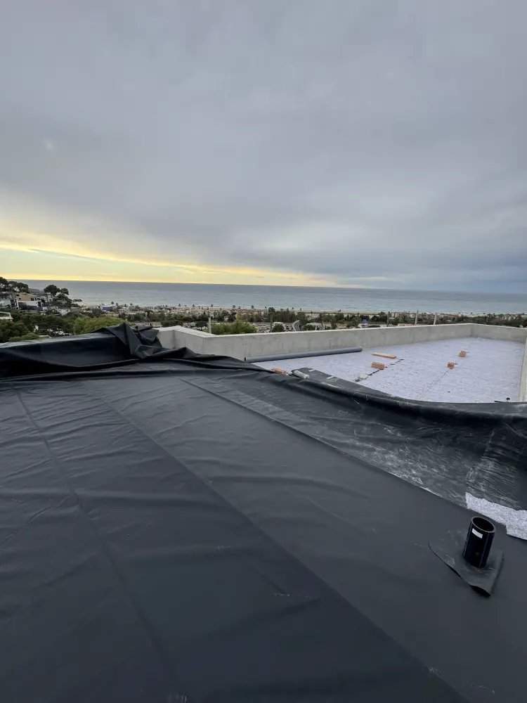 Roof build-up and waterproofing process designed for a renovation