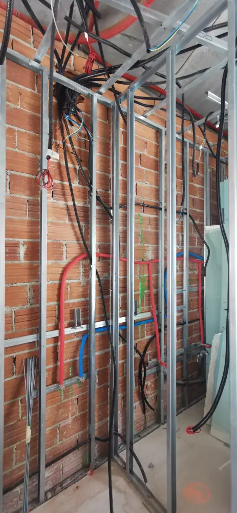 Installation work during the Quintmar renovation