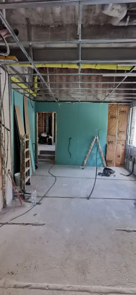 Plasterboard construction during the Quintmar renovation
