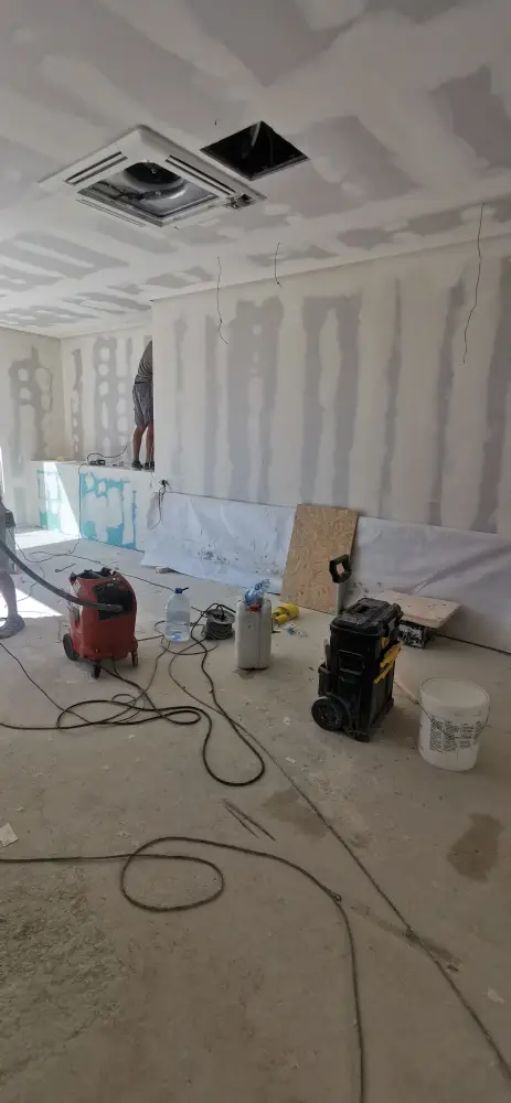 Plasterboard and preparation during a Sitges villa renovation